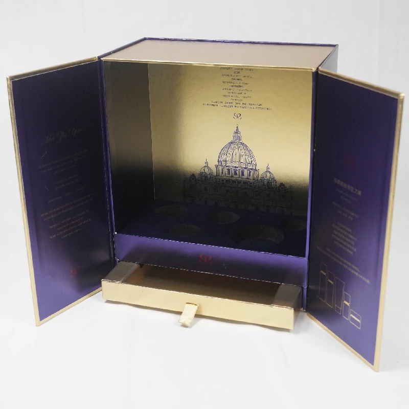 Sample display of Metalized Boxes